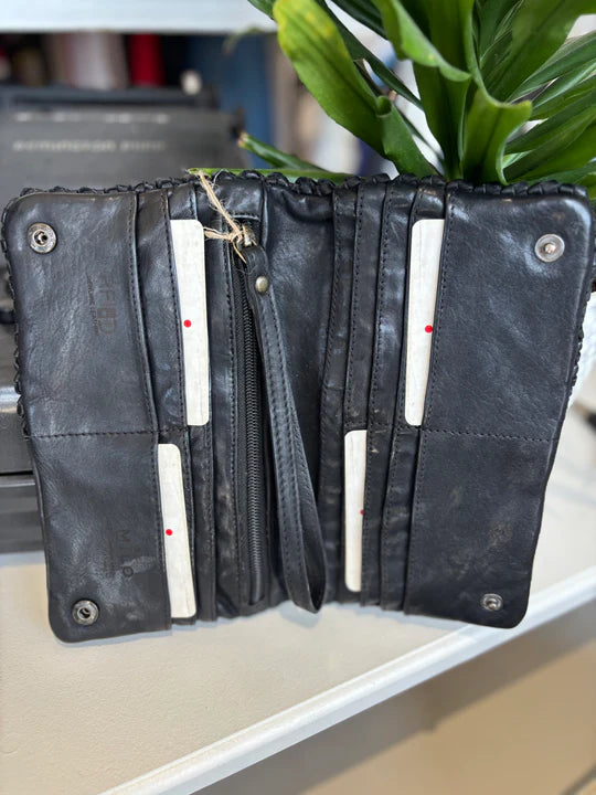 Milo "Cuoio" Clutch Wallet